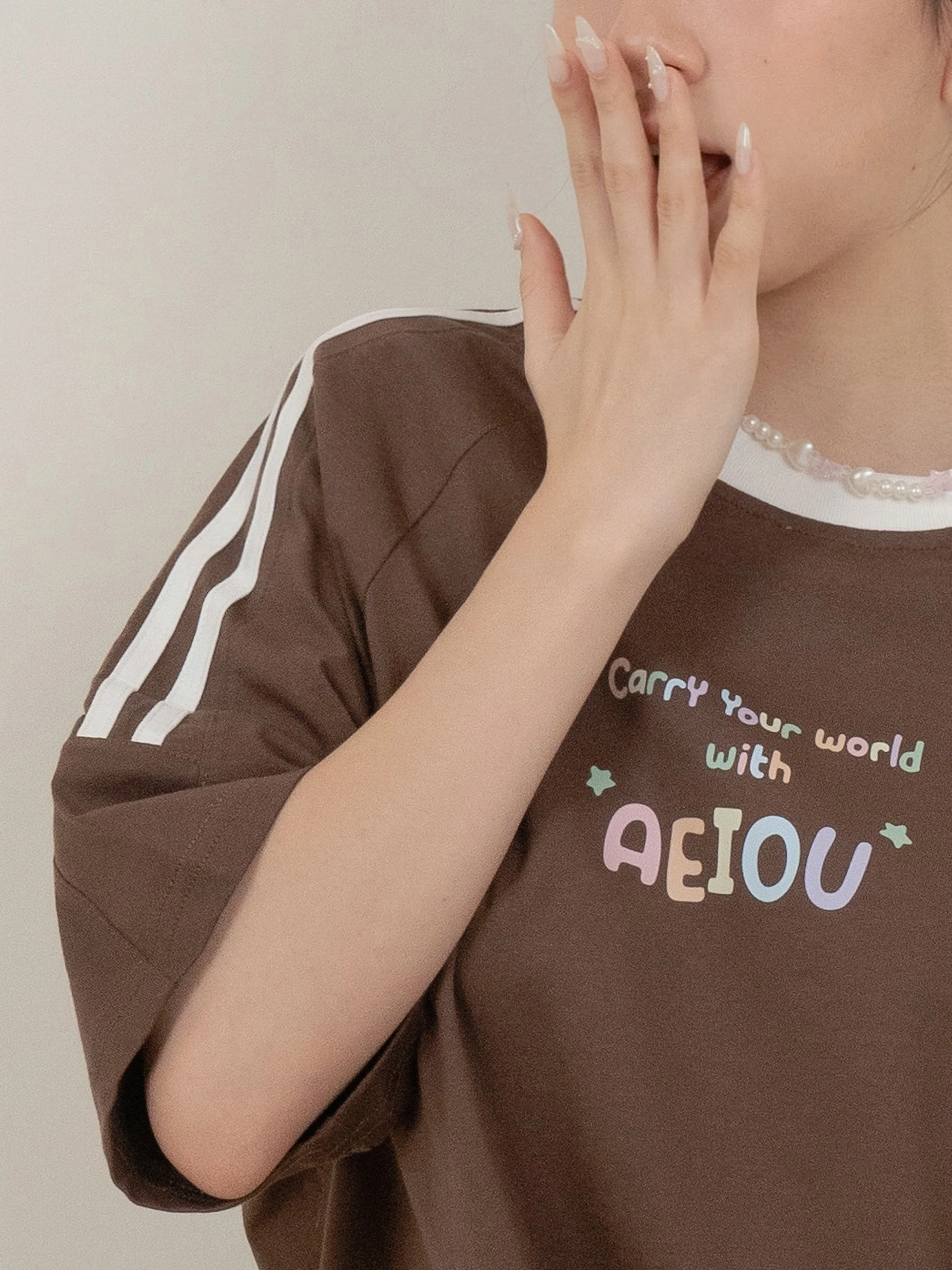 AEIOU T-Shirt Collection BROWN