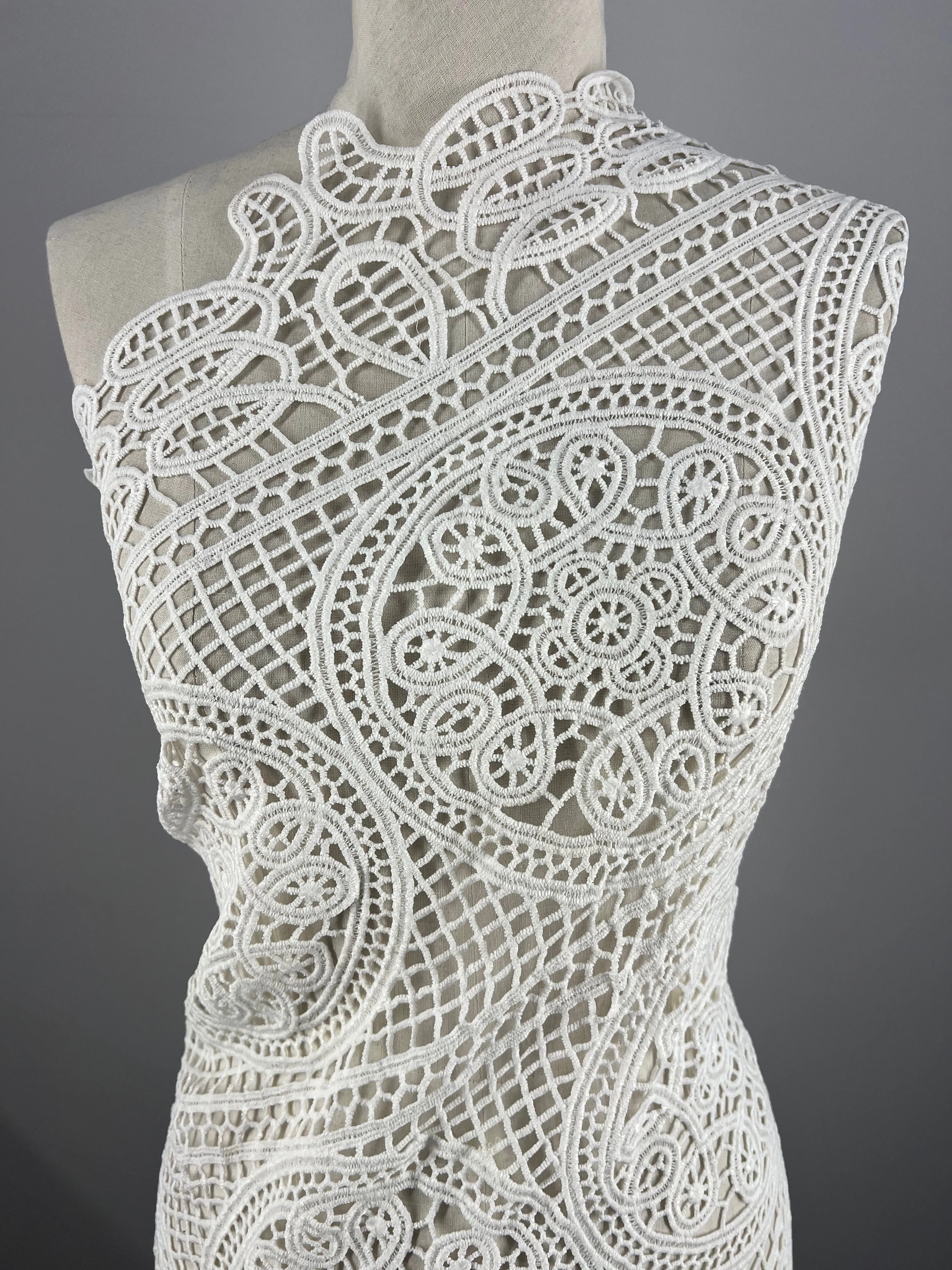 Anglaise Lace - White - 115cm