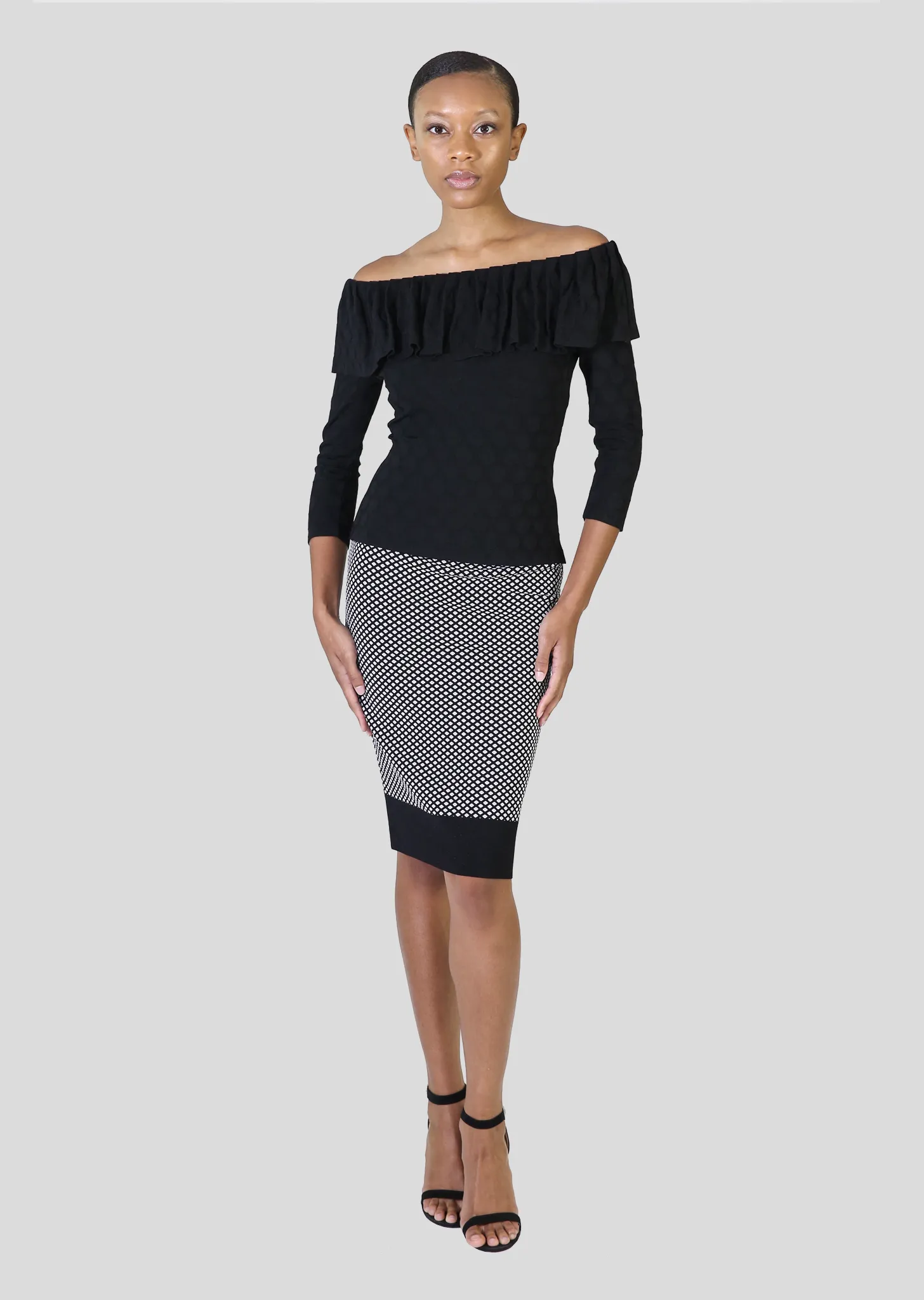 Karoly – Diamond Pattern Pull On Pencil Skirt