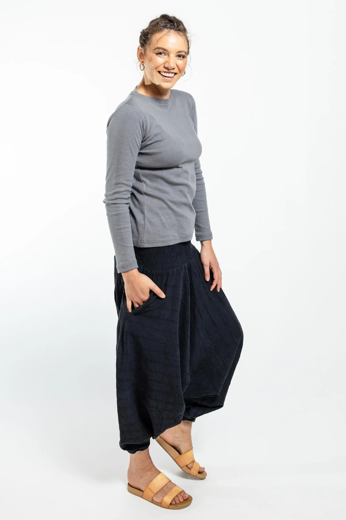 Low Crotch Pants Pintuck - Black